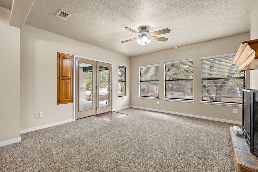 More Photos Of 3480 Jack C Hays Trl, Buda Office For Lease