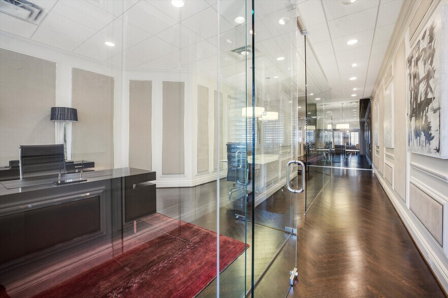 More Photos Of 112 Kercheval Ave, Grosse Pointe Office Residential For Lease