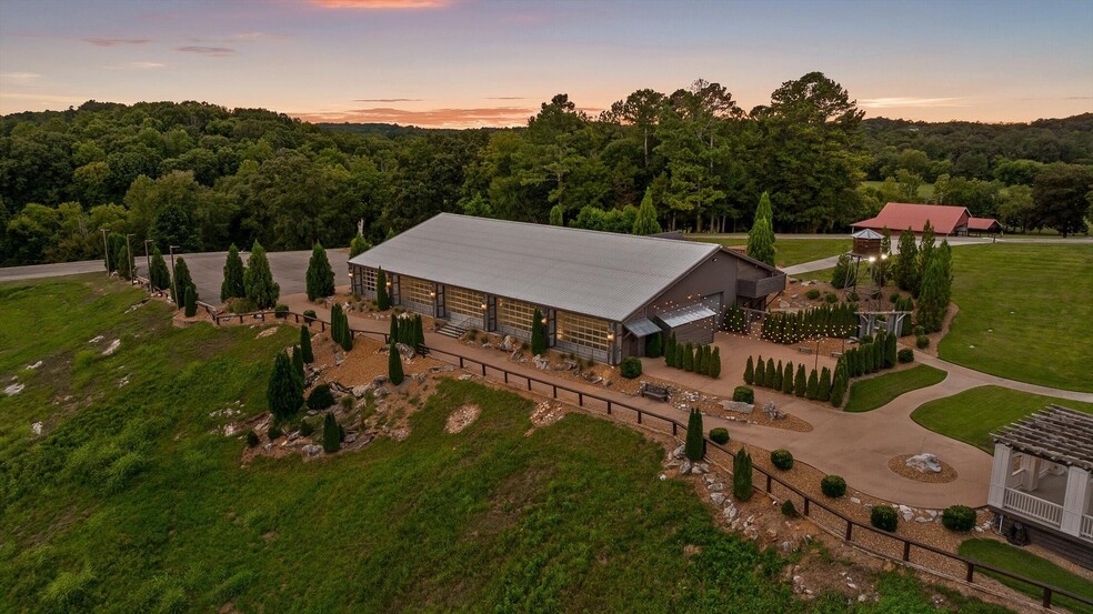 More Photos Of 1020 Thomas Rd, Benton Multifamily For Sale