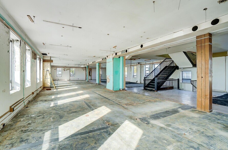 More Photos Of 311 S Main St, Celina Office For Sale