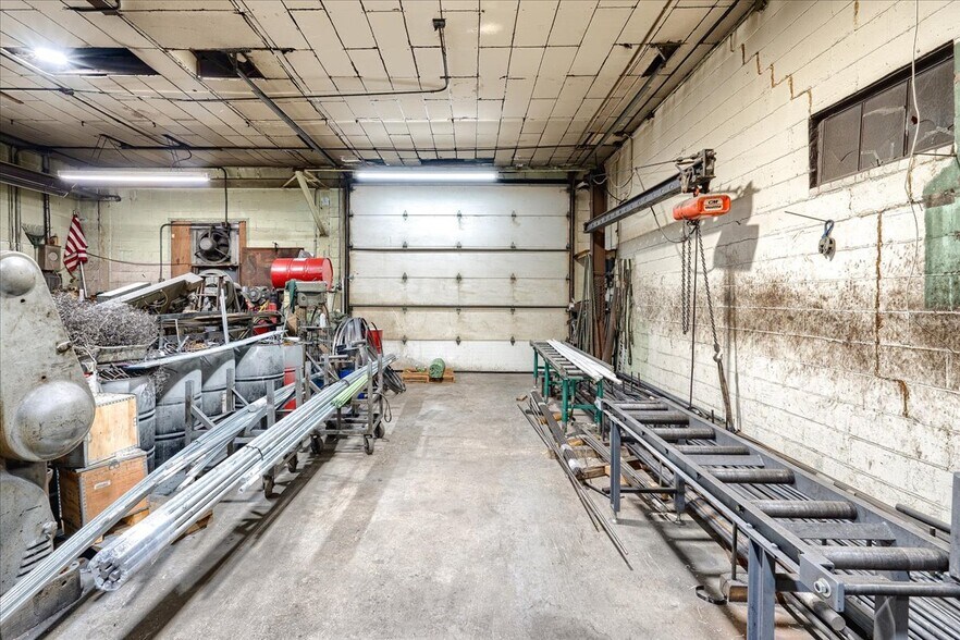 More Photos Of 2600 Duss Ave, Ambridge Unknown For Sale