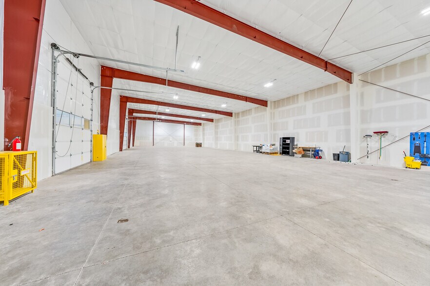 More Photos Of 188 Salmon Way, White City Industrial For Lease