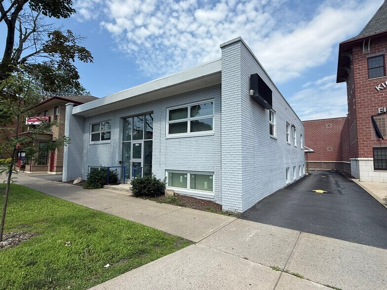 More Photos Of 584 Wyoming Ave, Kingston Medical For Sale