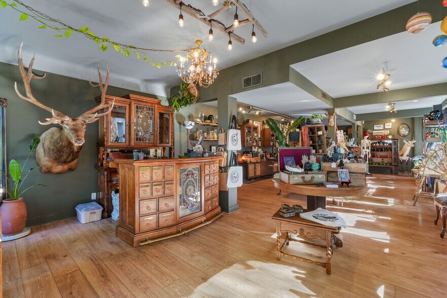 More Photos Of 1729-1731 L St, Sacramento Storefront Retail Office For Sale