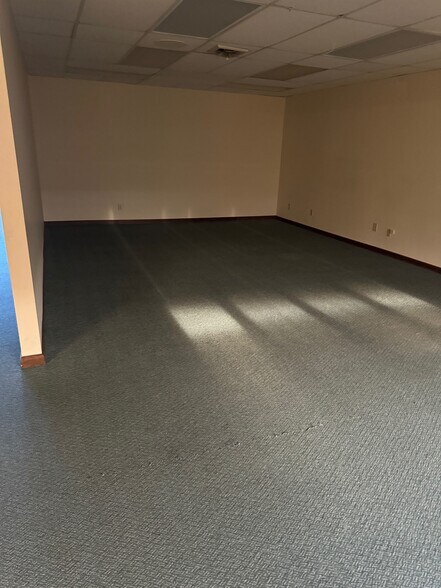 More Photos Of 5601 S Meridian St, Indianapolis Medical For Lease