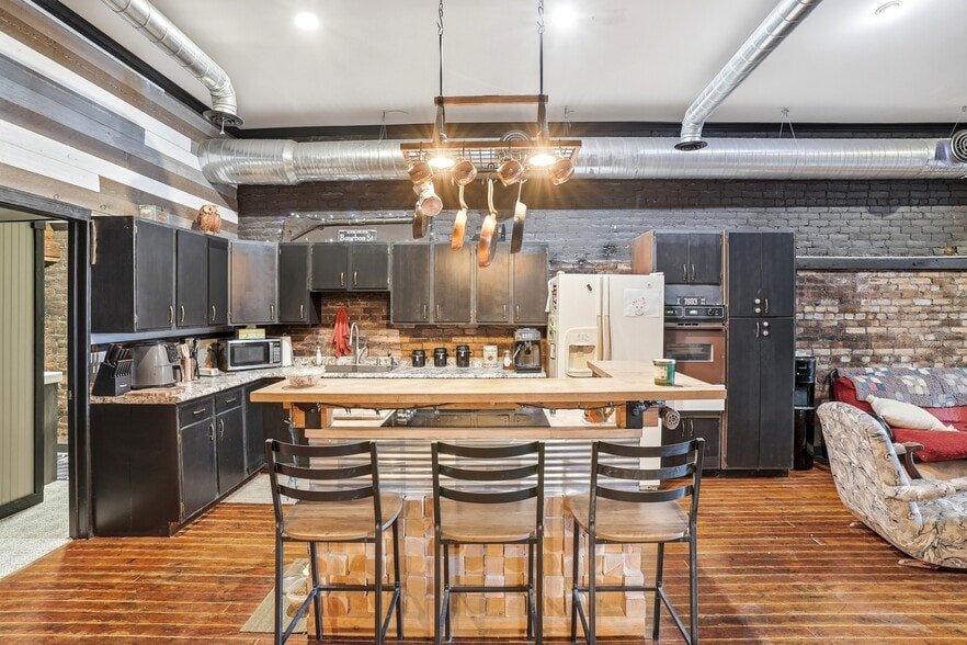 More Photos Of 106 N Orange St, Albion Storefront For Sale