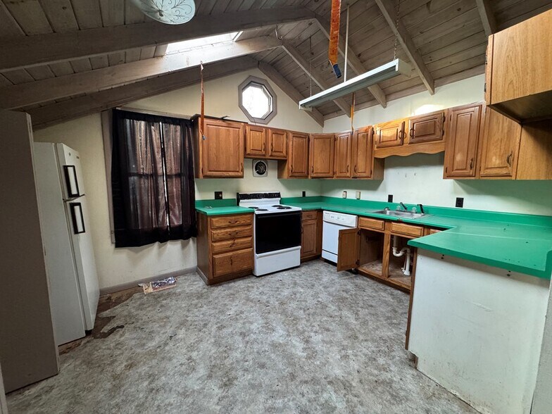More Photos Of 563 James Monroe Ave, Monroeton Apartments For Sale