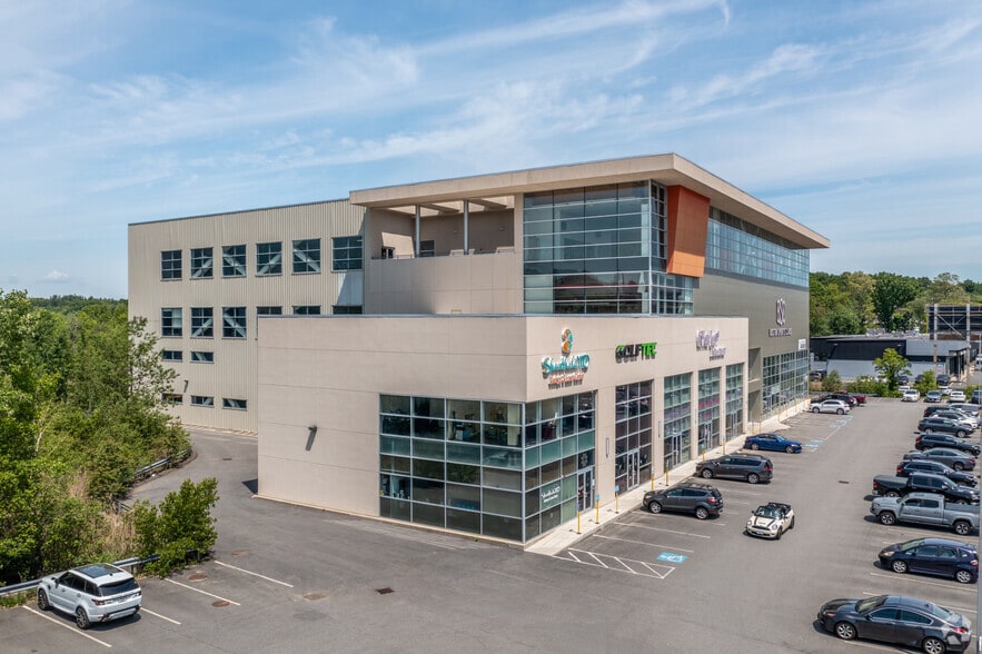 More Photos Of 190-194 Newbury St, Peabody Health Club For Lease