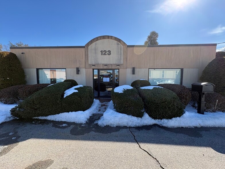 Primary Photo Of 123 Moore Rd, Weymouth Showroom For Lease