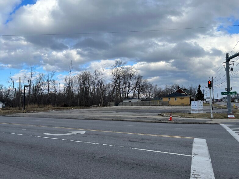 More Photos Of 3620 Walden Ave, Lancaster Land For Lease