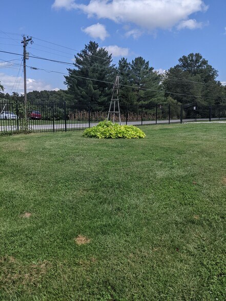 More Photos Of 8211 W Georgetown Rd, Columbus Light Distribution For Sale