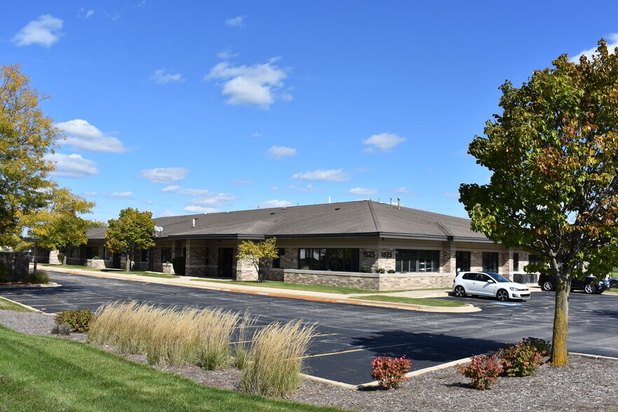Primary Photo Of 1525 Kautz Rd, West Chicago Medical For Lease