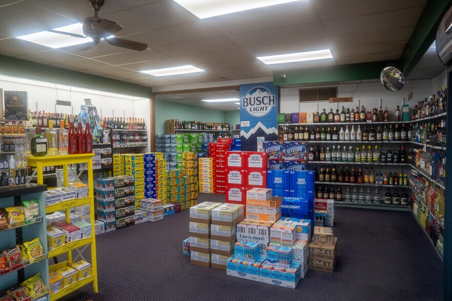 More Photos Of 502 S Division Ave, Cavalier Hotel For Sale