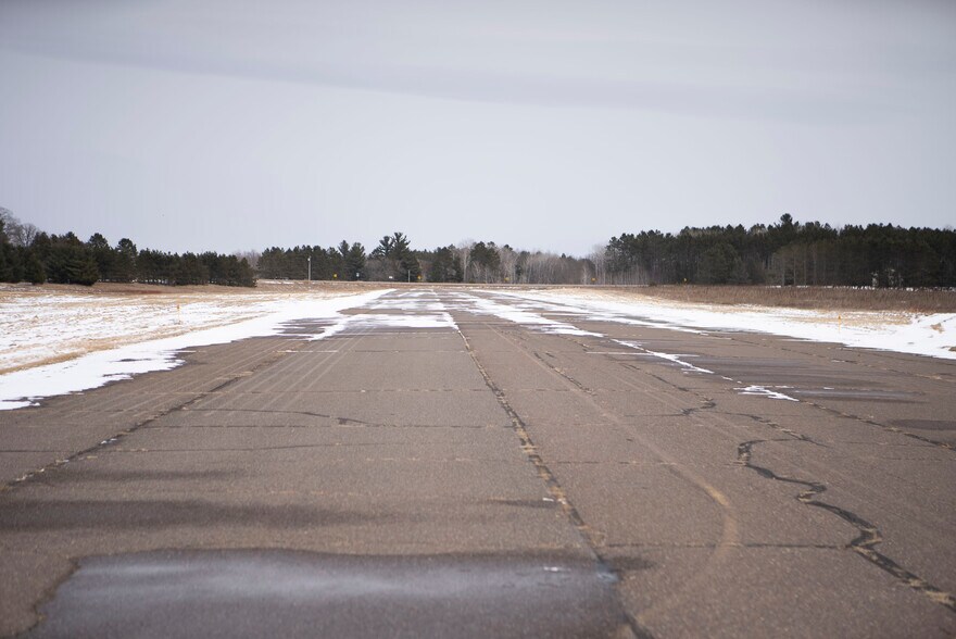 More Photos Of 24226 Lone Pine Rd, Hinckley Airport For Sale