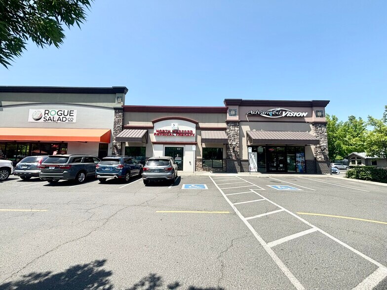 More Photos Of 1251 E McAndrews, Medford Restaurant For Lease