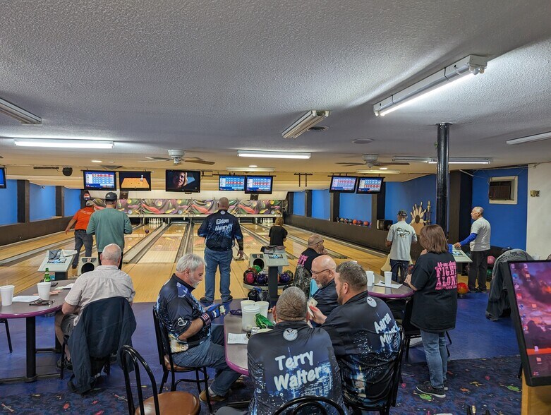 More Photos Of 124 W Boston St, Brookfield Bowling Alley For Sale