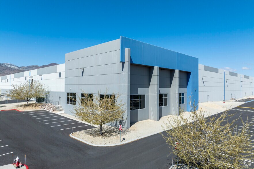 More Photos Of 3200 USA Pky, Sparks Distribution For Lease