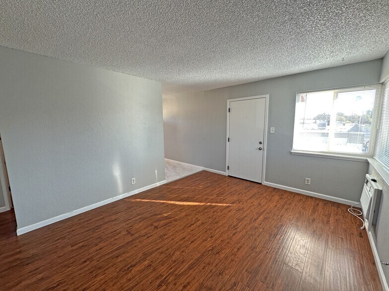 More Photos Of 6820 7th Ave, Rio Linda Apartments For Sale