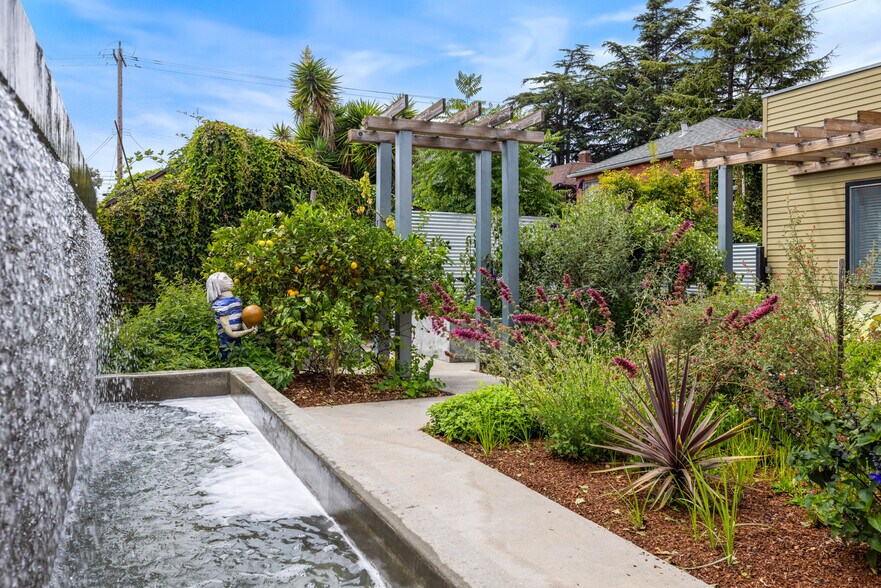 More Photos Of 1010 Grayson St, Berkeley Office Residential For Sale