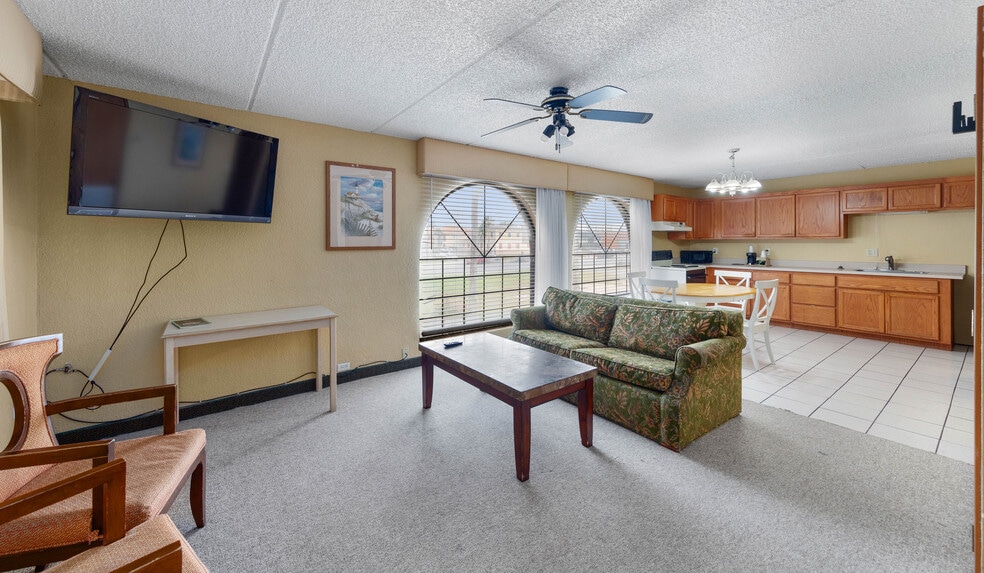 More Photos Of 4109 Padre Blvd, South Padre Island Hotel For Sale