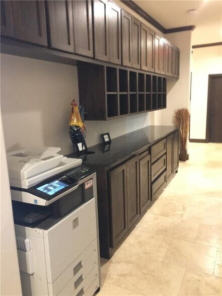 More Photos Of 1800 NE 135th St, Oklahoma City Office For Sale