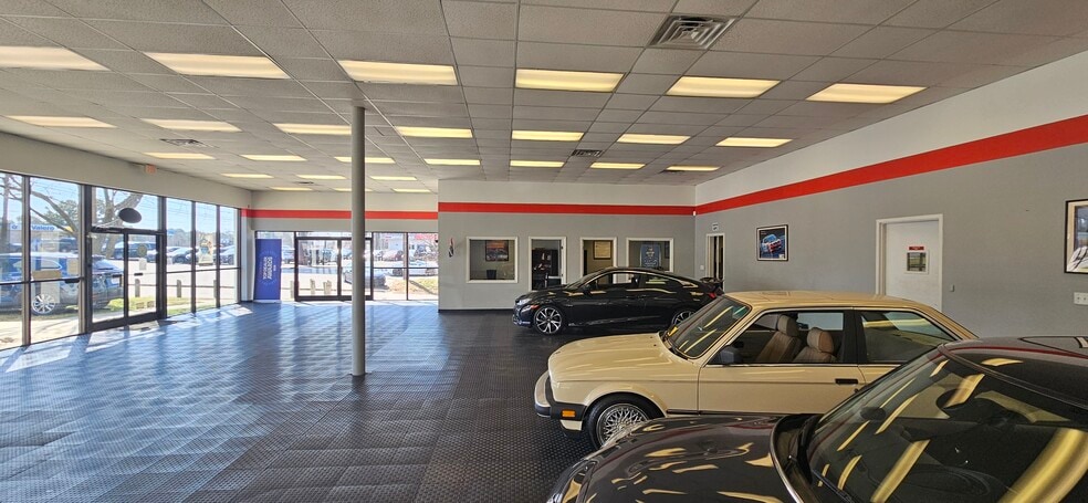 More Photos Of 3333 Capital Blvd, Raleigh Auto Dealership For Lease