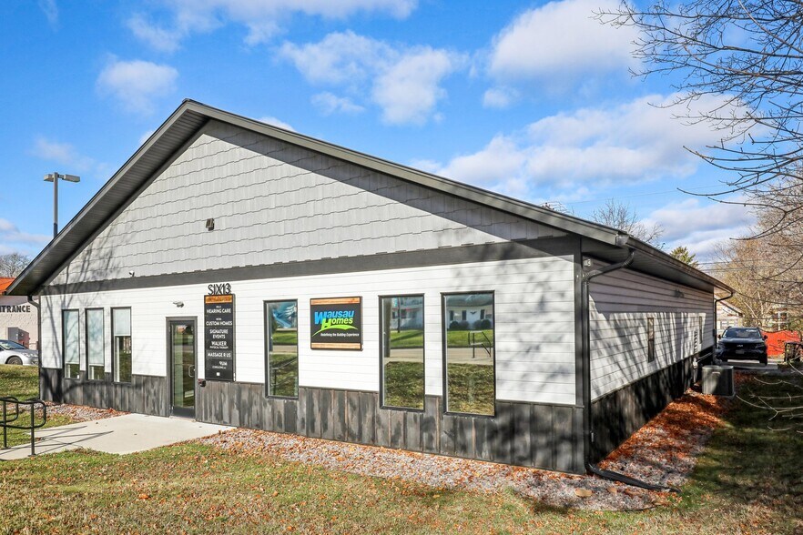 More Photos Of 613 Broadway, Wisconsin Dells Loft Creative Space For Sale