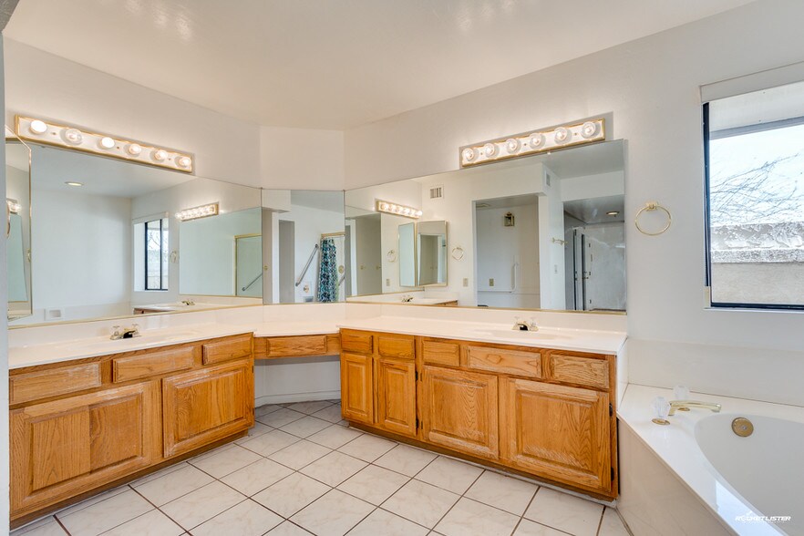 More Photos Of 14414 N 29th St, Phoenix Assisted Living For Lease