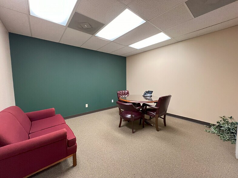 More Photos Of 2421 Corporate Center Dr, Granite City Office For Sale