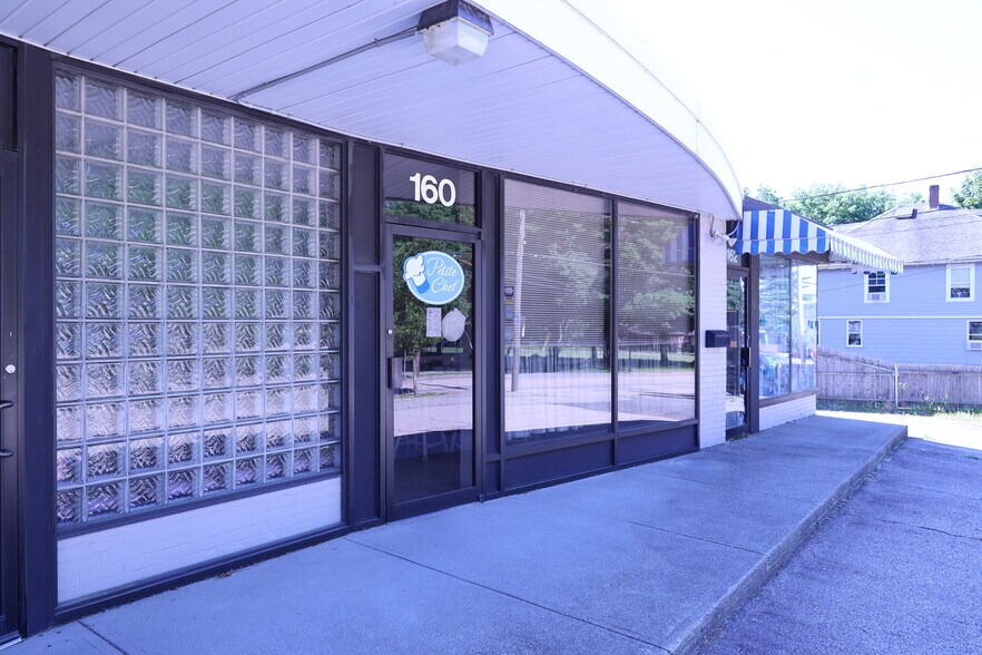 More Photos Of 160 Greenwich Ave, Warwick Office For Sale