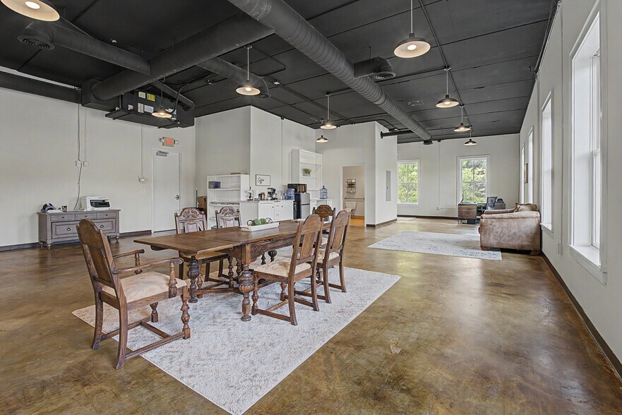 More Photos Of 1430 Capital Ave, Watkinsville Storefront Retail Office For Sale