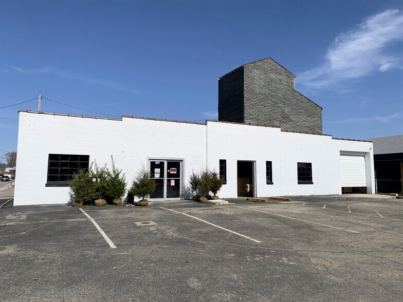 More Photos Of 741 Lila Ave, Milford Storefront For Lease