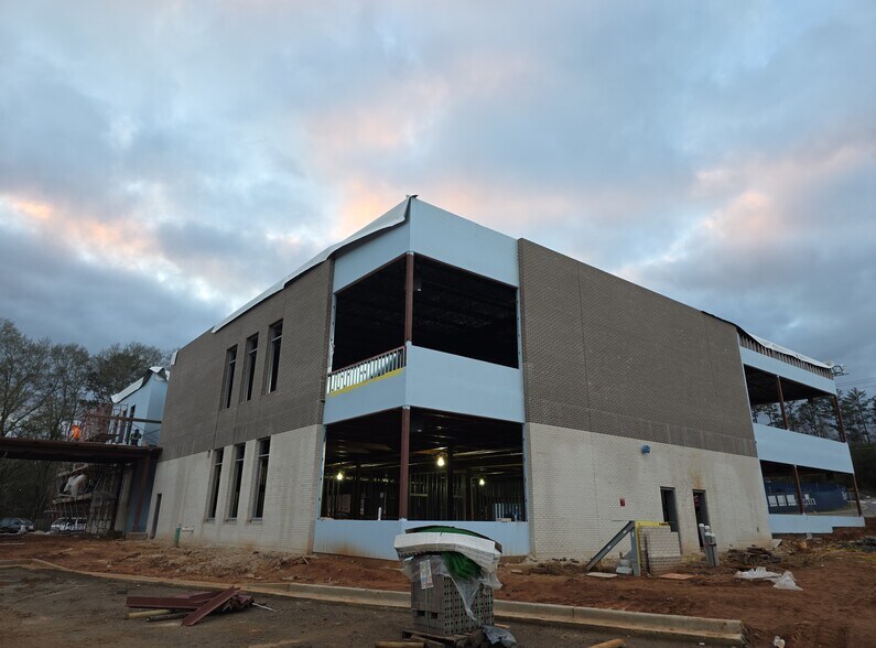 More Photos Of 7355 Main St, Woodstock Medical For Lease