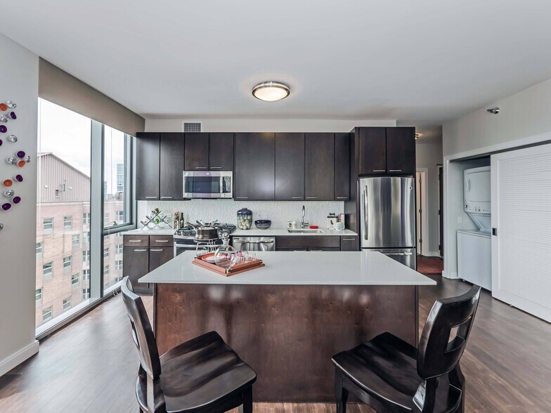 More Photos Of 845 N State St, Chicago Apartments For Lease