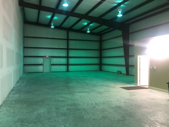 More Photos Of 2837 Tifton St, Kenner Light Distribution For Lease