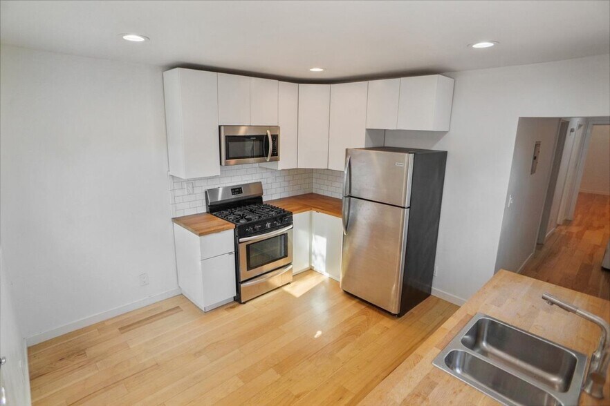 More Photos Of 140 S Avenue 58, Los Angeles Apartments For Sale