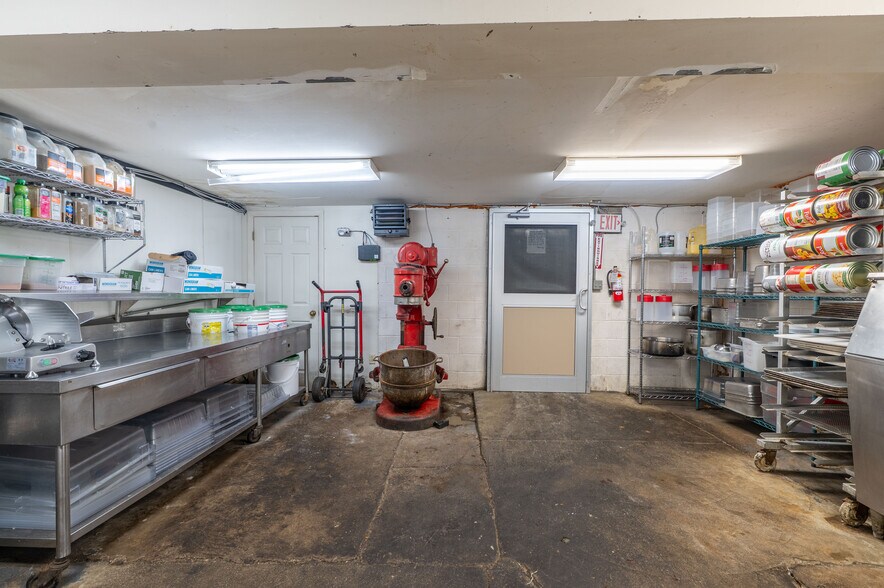 More Photos Of 127 S Broadway St, New Philadelphia Storefront Retail Office For Sale