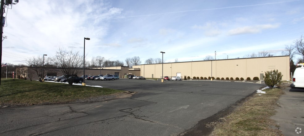 Primary Photo Of 119-125 Liberty St, Metuchen Warehouse For Lease