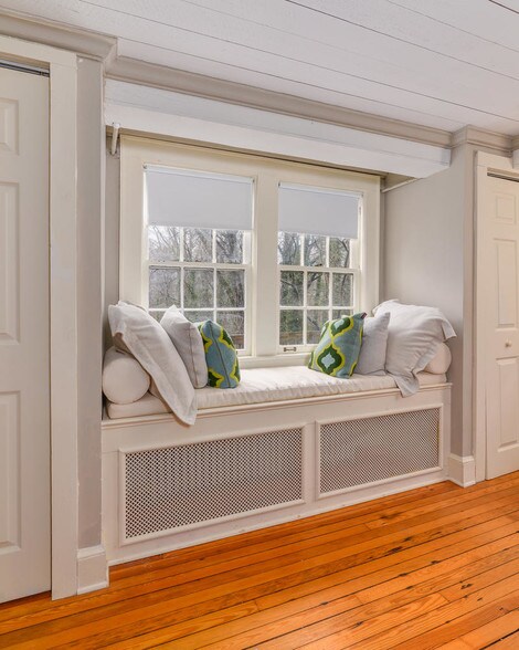 More Photos Of 145 Melrose Ave, Tryon Apartments For Sale