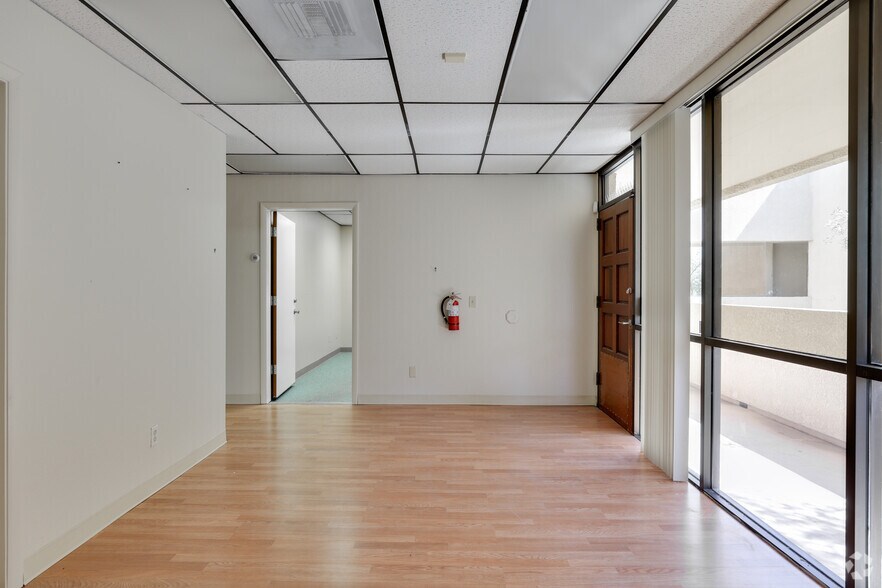 More Photos Of 3131 N Country Club Rd, Tucson Office For Lease