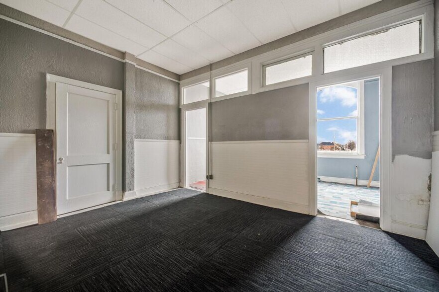 More Photos Of 9008 Grand River Ave, Detroit Specialty For Sale