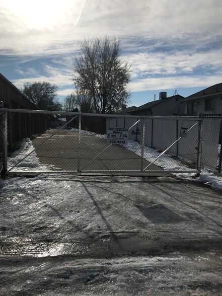 More Photos Of 2087 N Main St, Sunset Freestanding For Sale