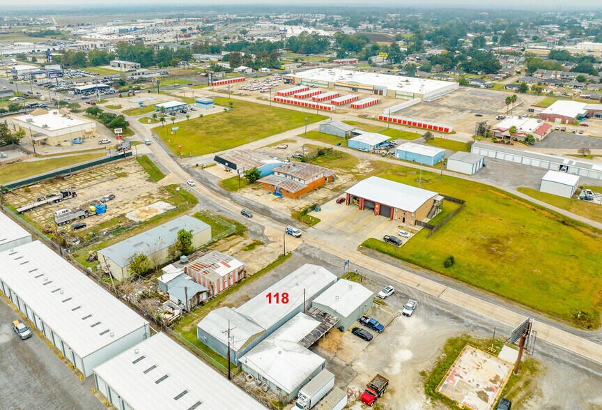 Primary Photo Of 118 N Hollywood Rd, Houma Self Storage For Sale