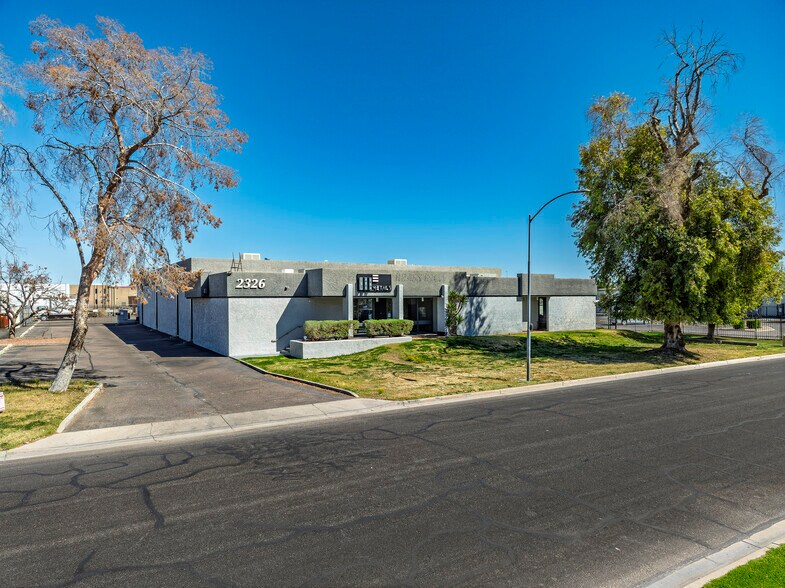 More Photos Of 2326 E Magnolia St, Phoenix Distribution For Lease