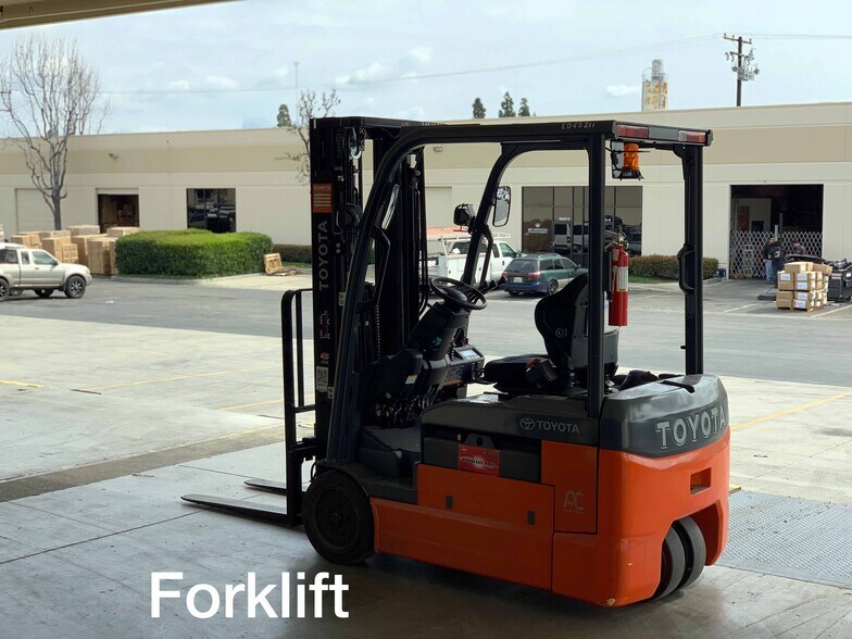 More Photos Of 18255 Segale Park Drive B, Tukwila Warehouse For Lease