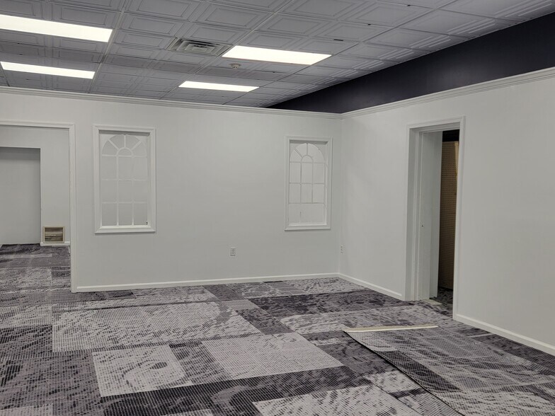 More Photos Of 71 Bellevue Ave, Langhorne Storefront Retail Office For Lease