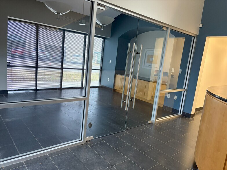 More Photos Of 8110 Cypress Plaza Dr, Jacksonville Unknown For Lease