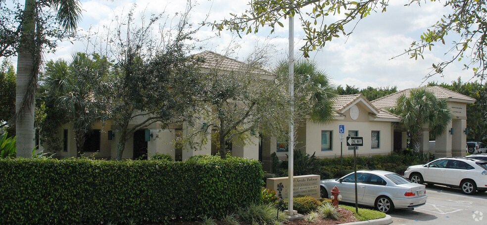 Primary Photo Of 17100 Royal Palm Blvd, Weston Coworking Space