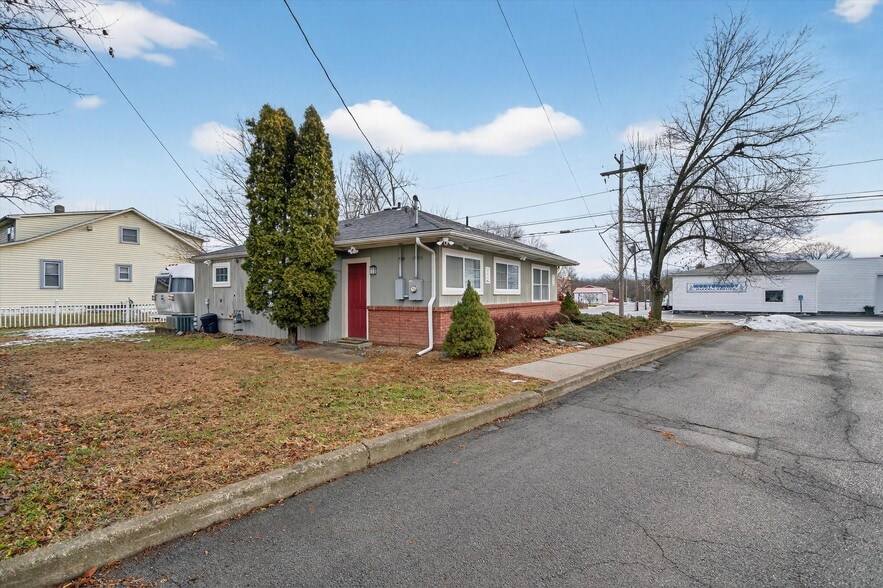 More Photos Of 201 Homestead Ave, Maybrook Office For Sale