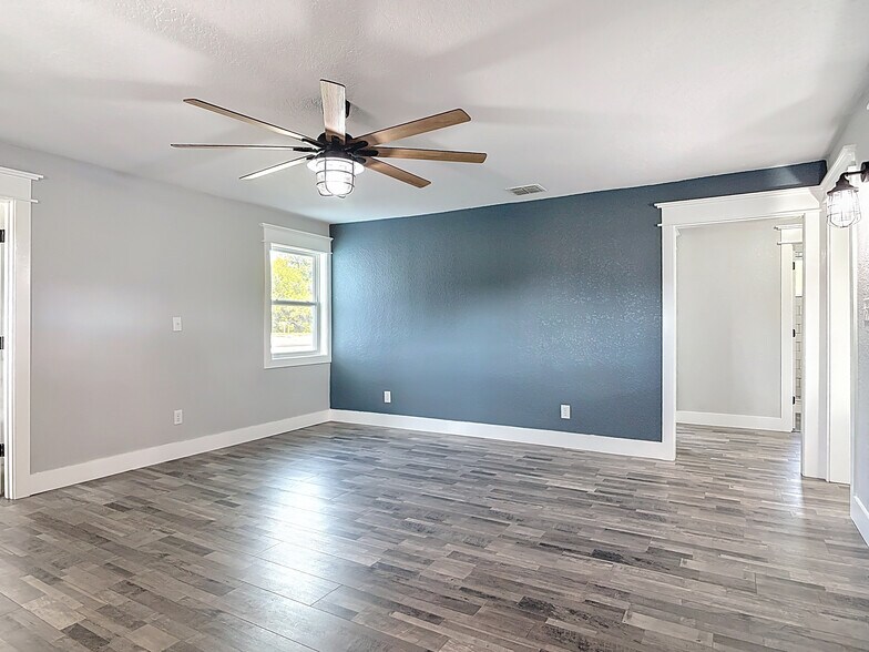 More Photos Of 379 N State Road 415, Osteen Office For Lease